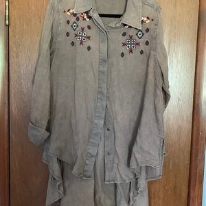 Gimmicks Button Up Large